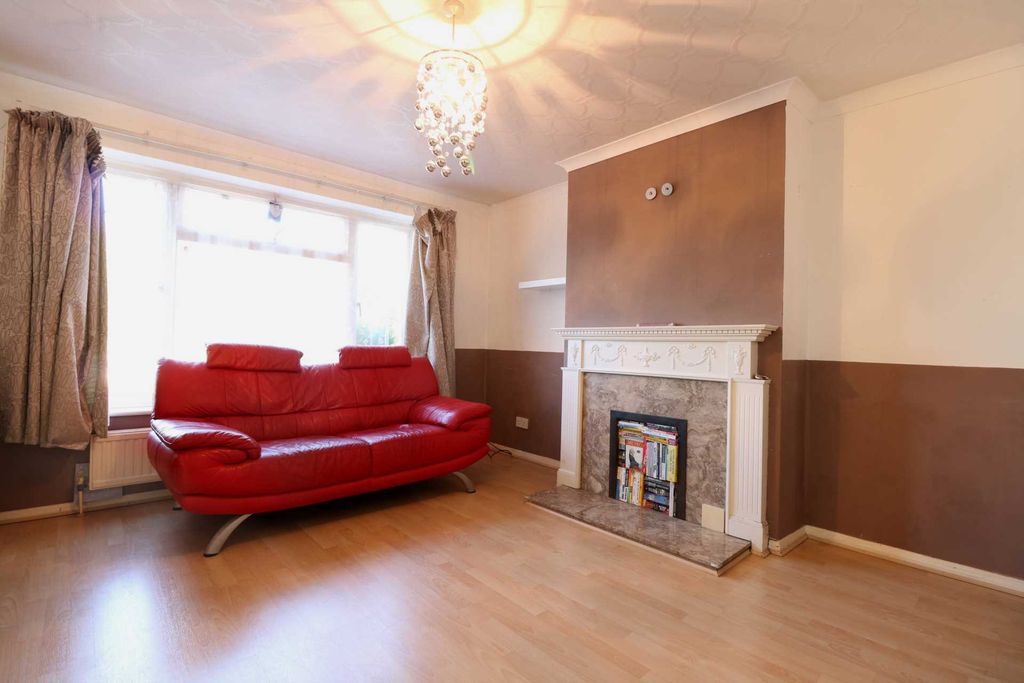 Property photo 2 of 11