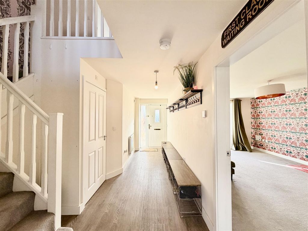 Property photo 2 of 27 2