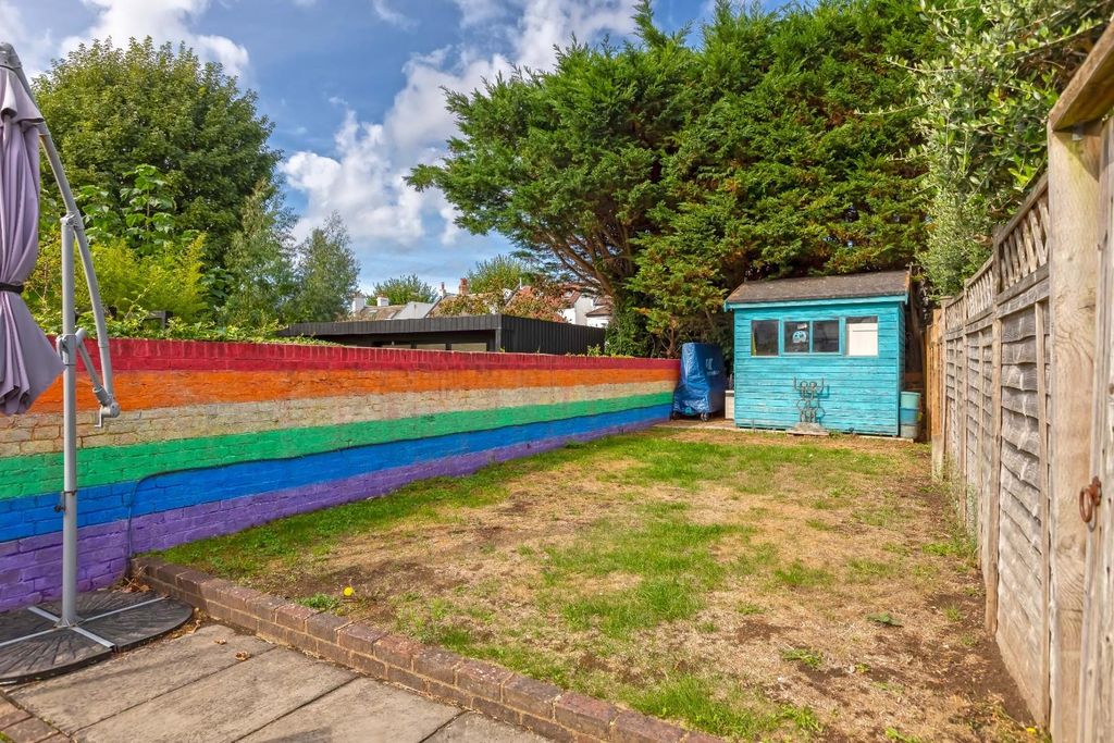Property photo 2 of 13 Wilbury Gardens_9.Jpg
