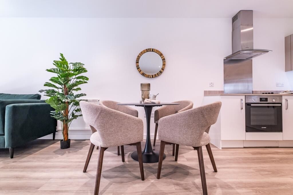 Property photo 1 of 8 112915_P284128_Im...
