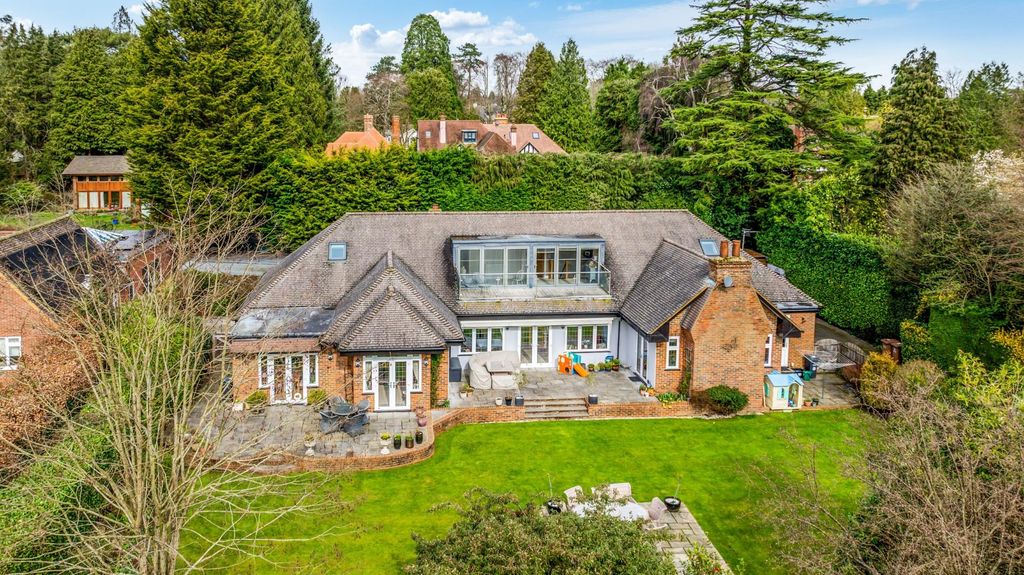 Property photo 1 of 31 Cranford Drone