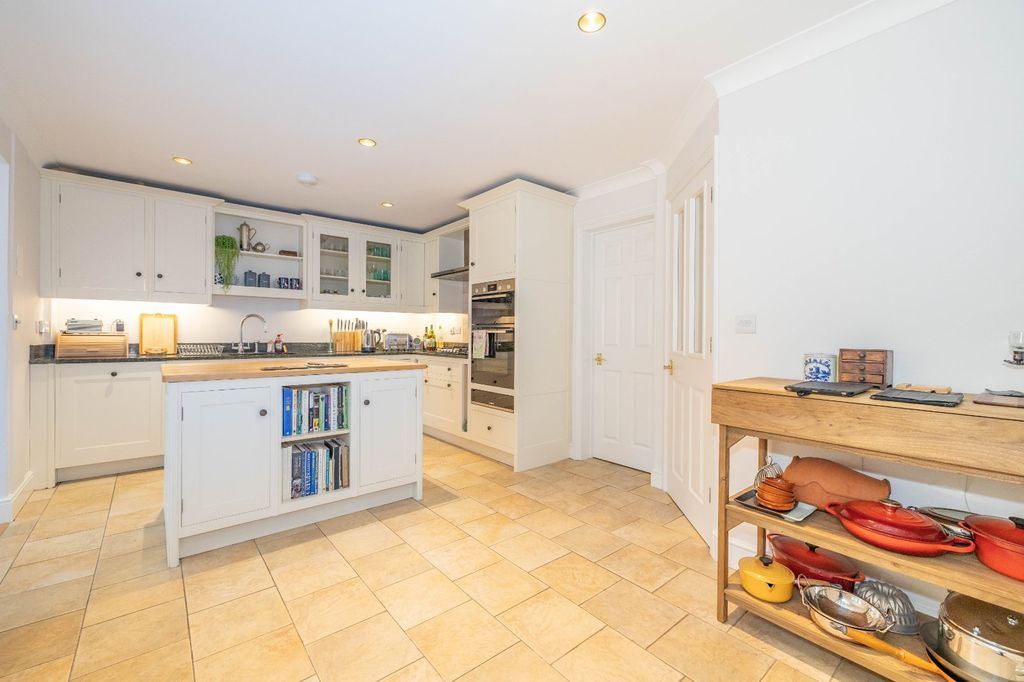 Property photo 3 of 19 Picture 3