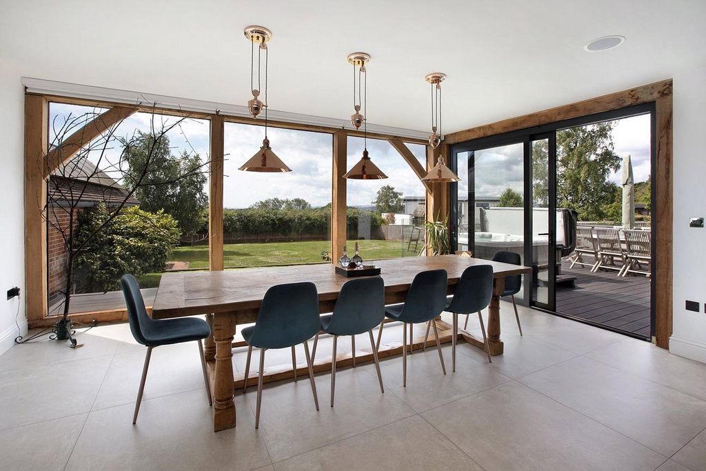 Property photo 3 of 16 Dining Space