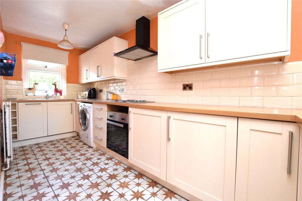 Property photo 2 of 13 Picture No. 24