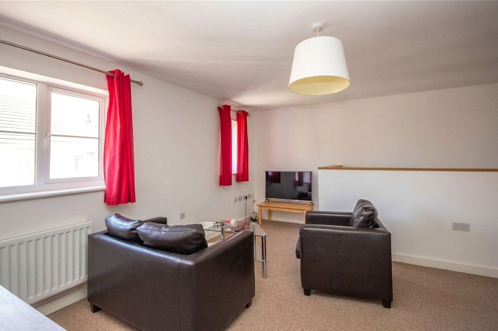 2 bed shared accommodation to rentHalls Garden, Stoke Gifford, Bristol, South Gloucestershire BS34 photo 4