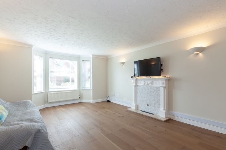 Property photo 2 of 13 228128