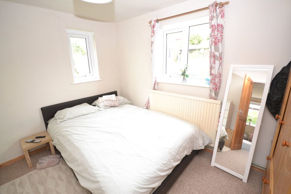 Property photo 3 of 8 Bedroom
