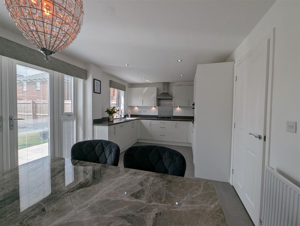 Property photo 2 of 15 Kitchen/Dining Room