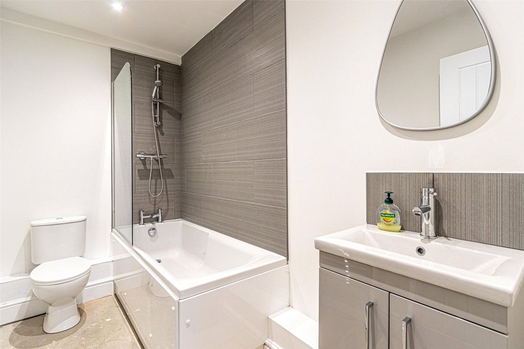 Property photo 3 of 4 Picture No. 05