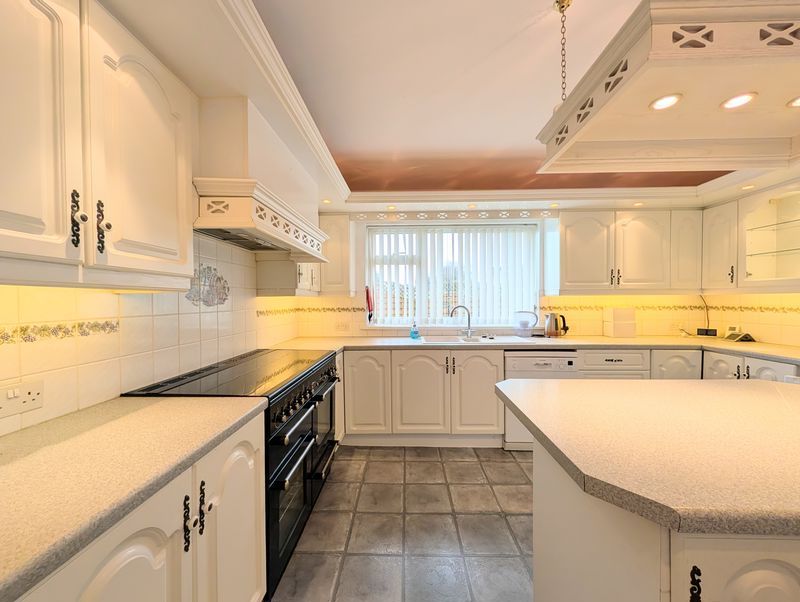 Property photo 3 of 32 Kitchen