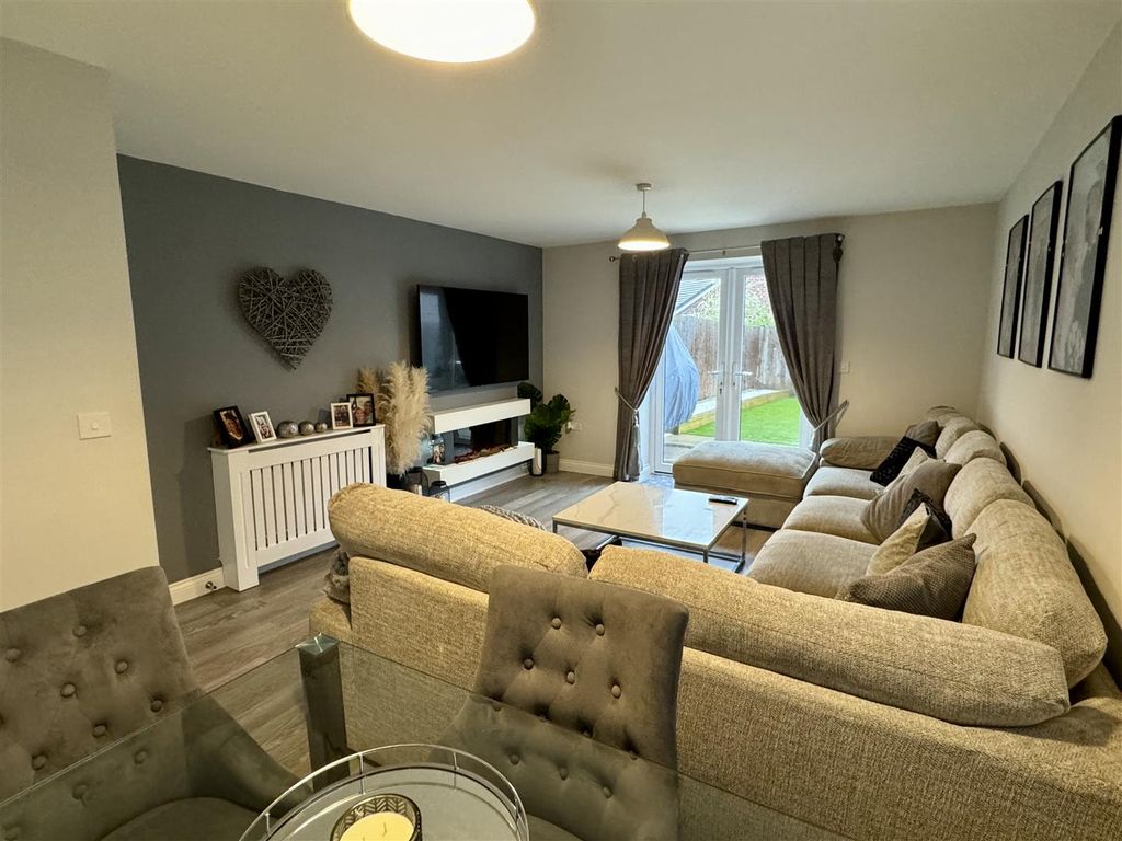 Property photo 3 of 19
