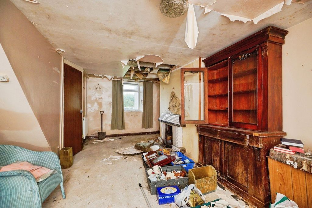 Property photo 3 of 16