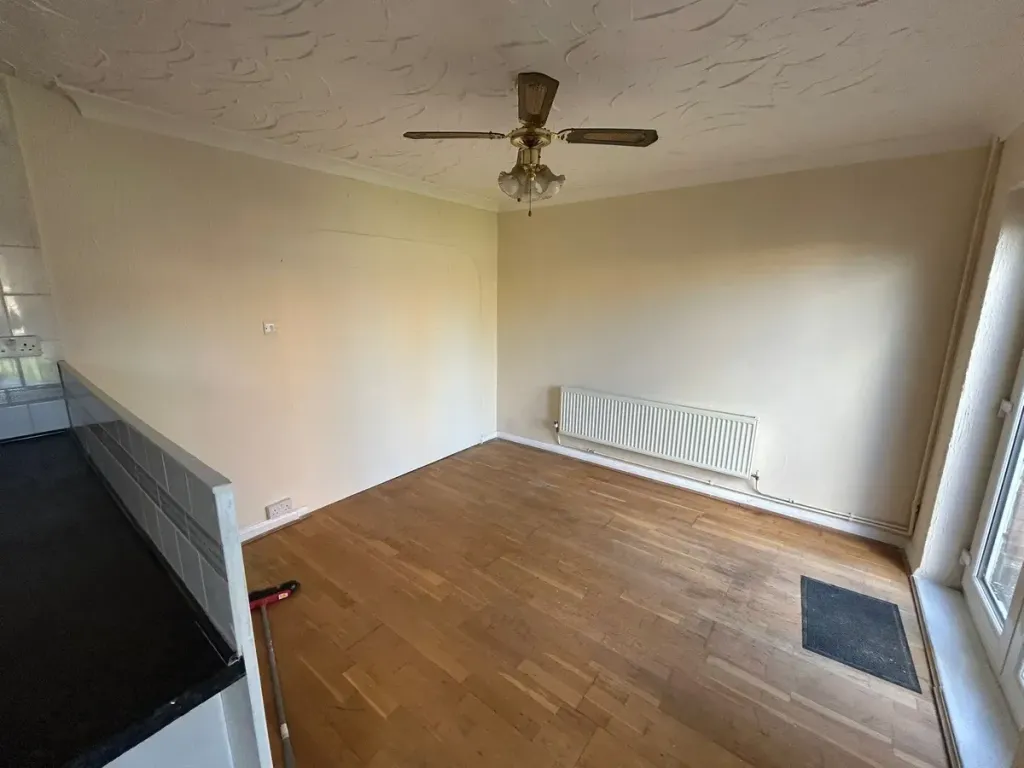 Property photo 3 of 6