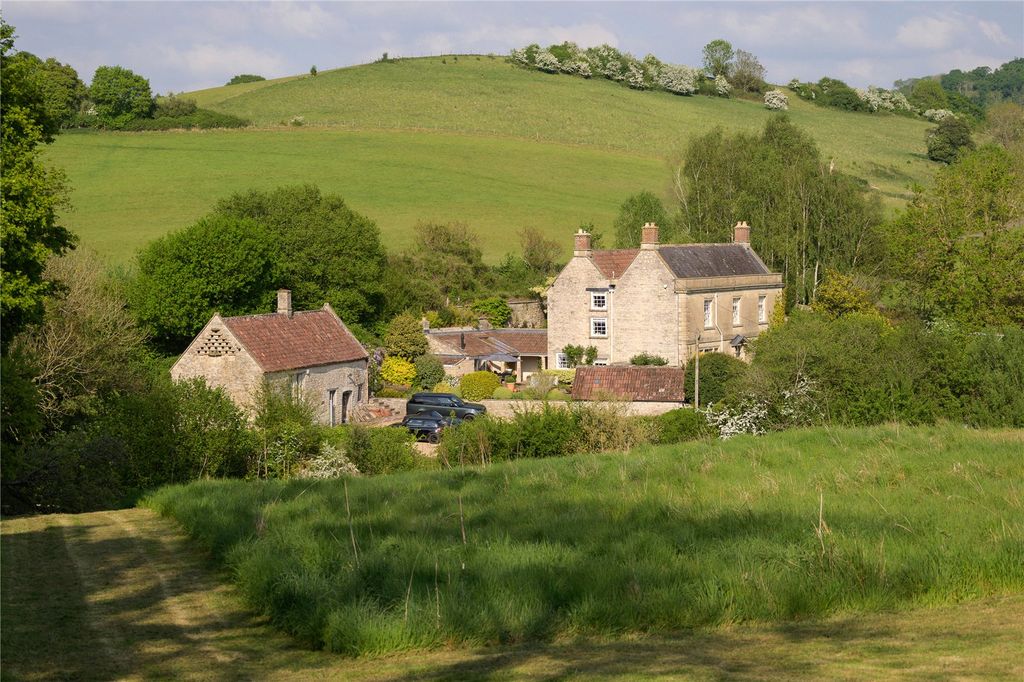 Property photo 1 of 34 Paddock View