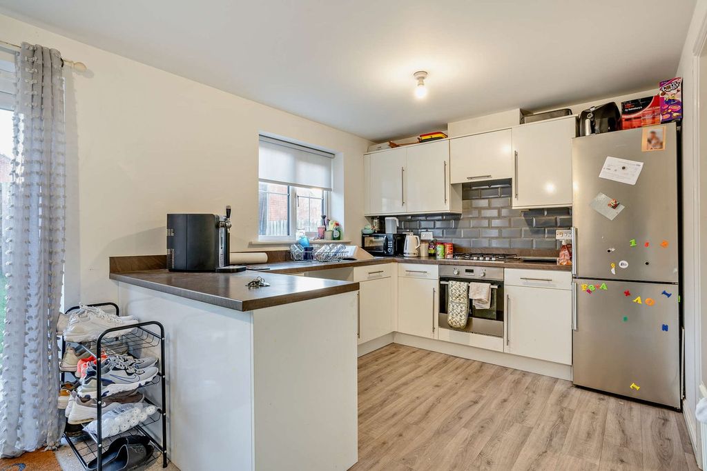 Property photo 2 of 30