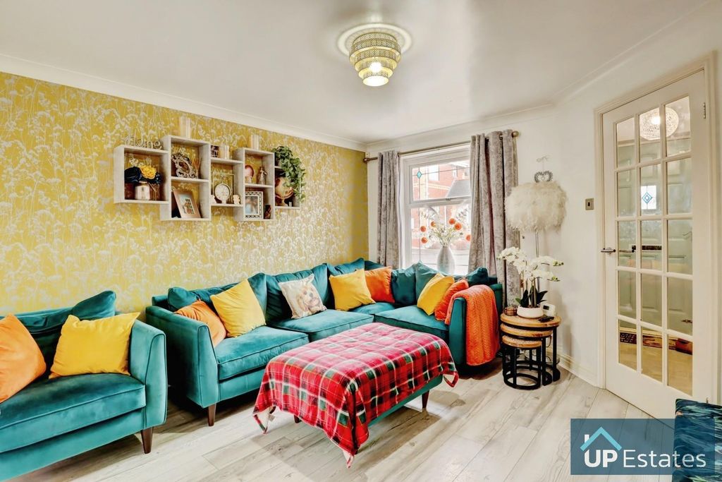 Property photo 3 of 16 Living Room