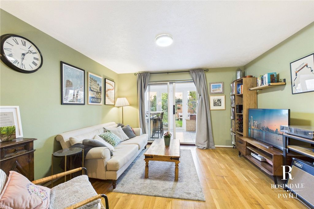 Property photo 3 of 23