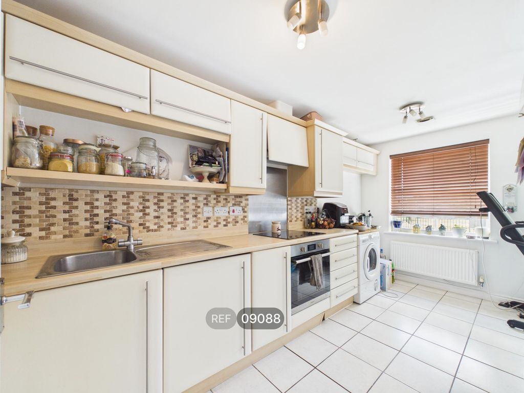 Property photo 2 of 20 Kitchen