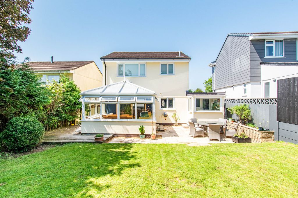 Property photo 1 of 18