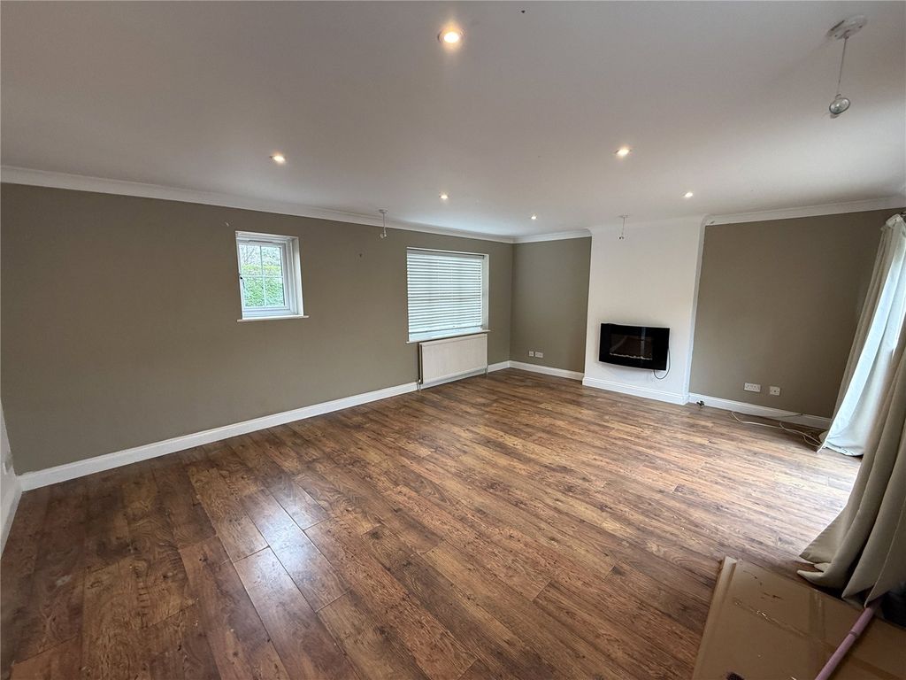 Property photo 3 of 33 Picture No. 03