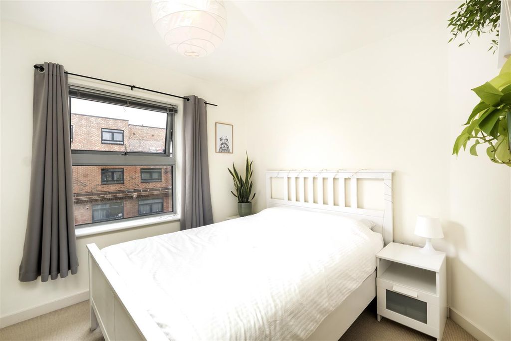 Property photo 3 of 6 302 Devons 5.Jpg