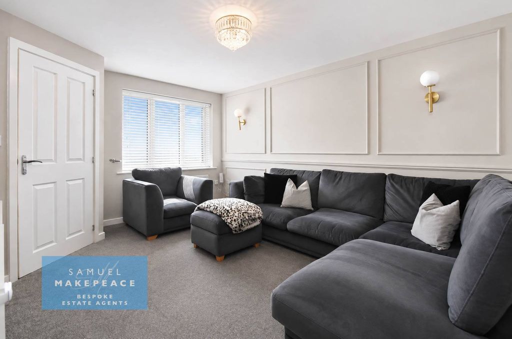 Property photo 3 of 16 Gallery