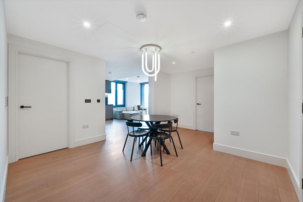 Property photo 3 of 16 Image