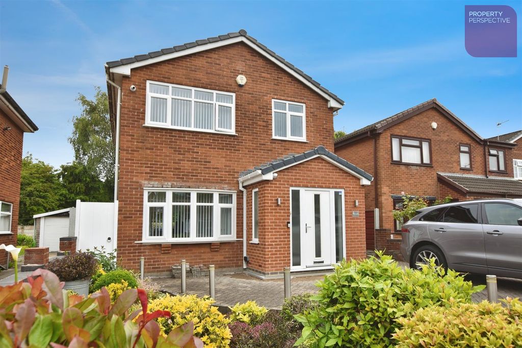 Property photo 1 of 12 External