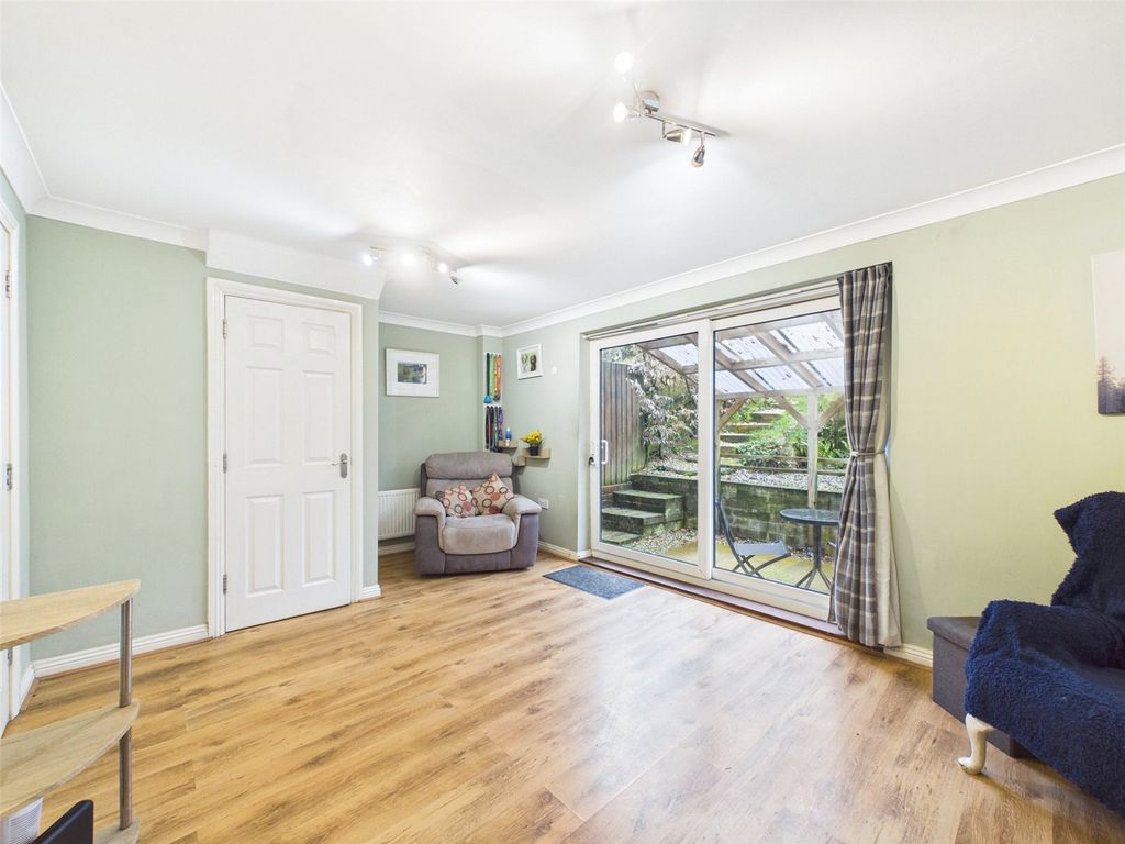 Property photo 3 of 11 Living Room