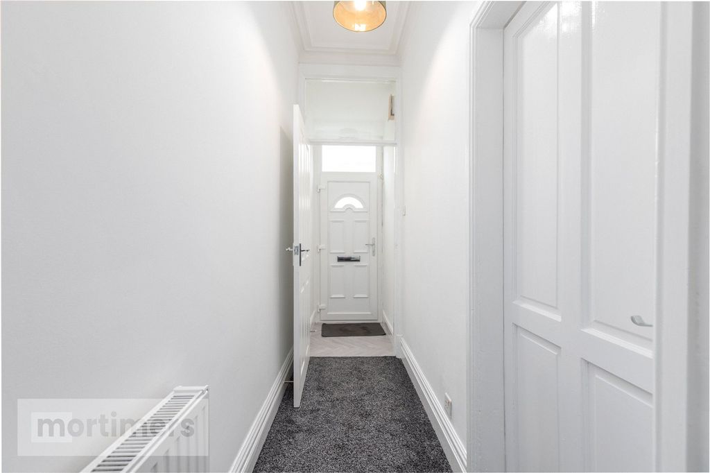 Property photo 3 of 19 Hallway