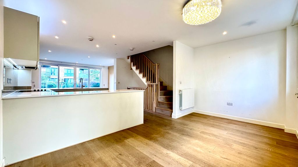 Property photo 2 of 25