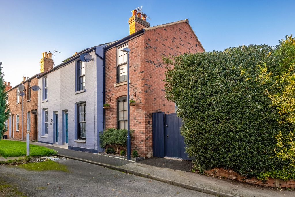 Property photo 2 of 24