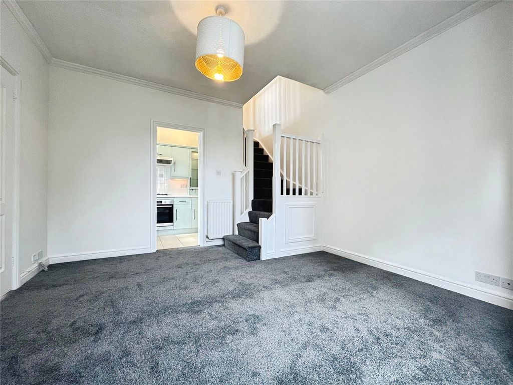 Property photo 3 of 10 Living Room