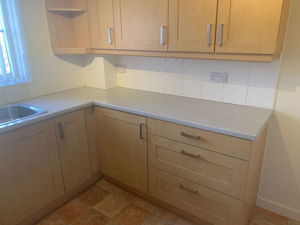 Property photo 3 of 7 Kitchen