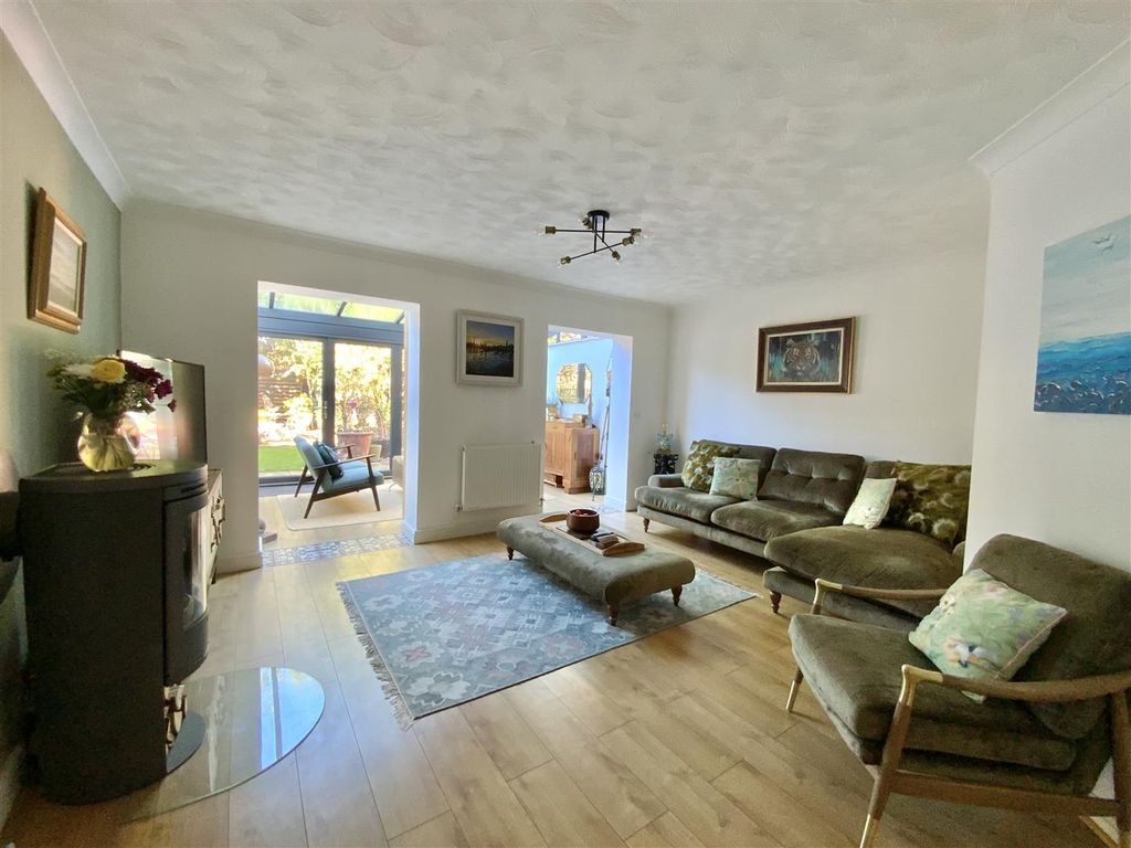 Property photo 3 of 19