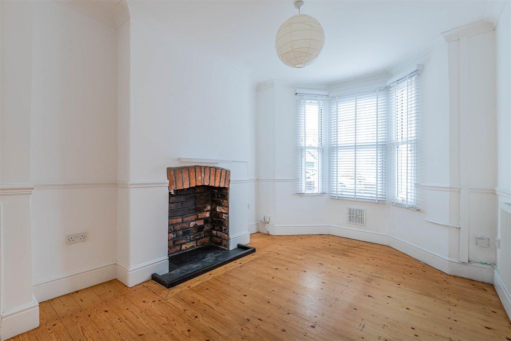 Property photo 2 of 14 Bloom Street 15-10.Jpg
