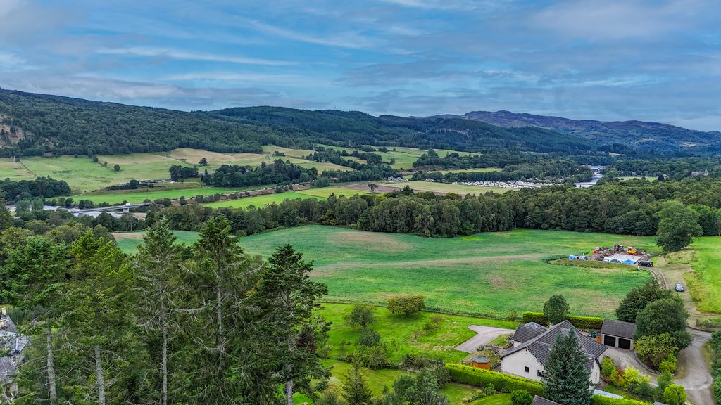 Property photo 2 of 31 Dji_20250903153031_0473_D-Edit