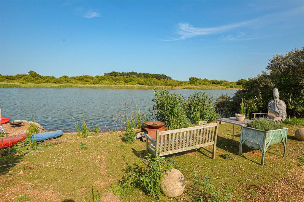 Property photo 3 of 31 Rear BBQ Garden With Slip Way