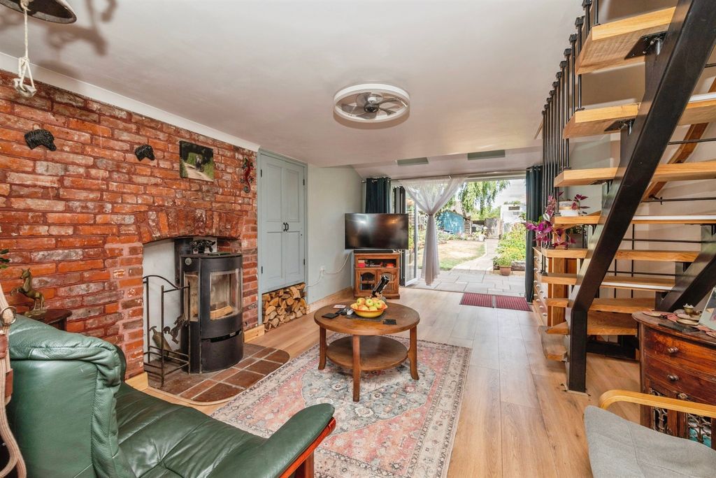 Property photo 2 of 12