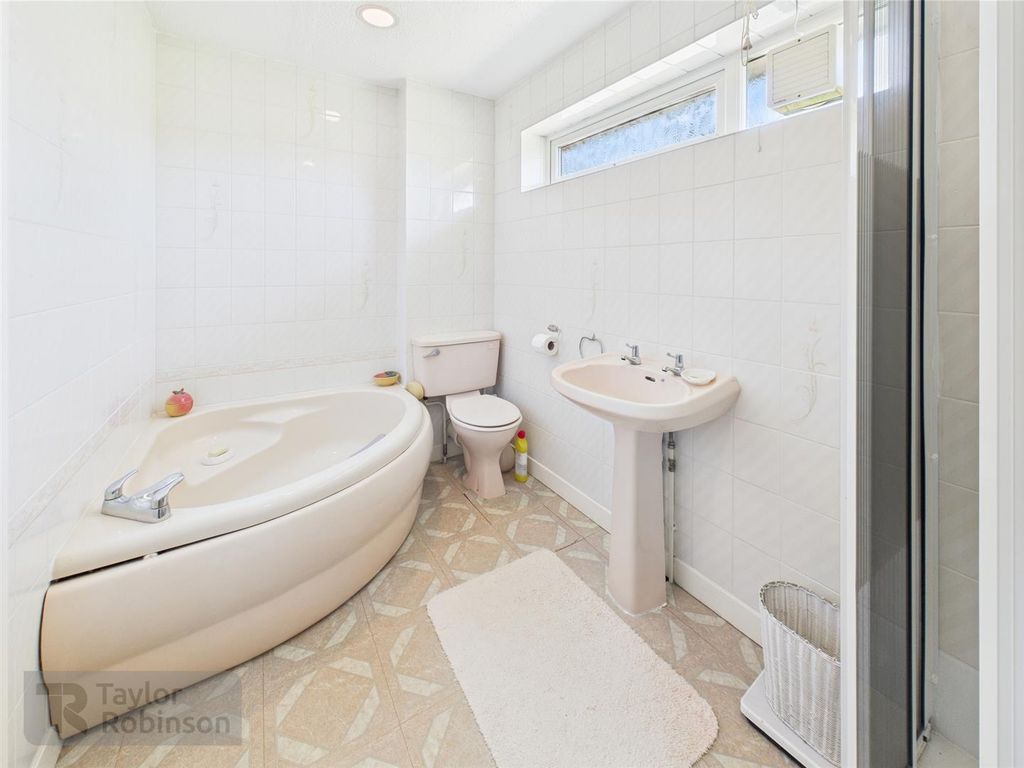 Additional image 14 of 5 bed detached house for saleMount Close, Pound Hill, Crawley RH10