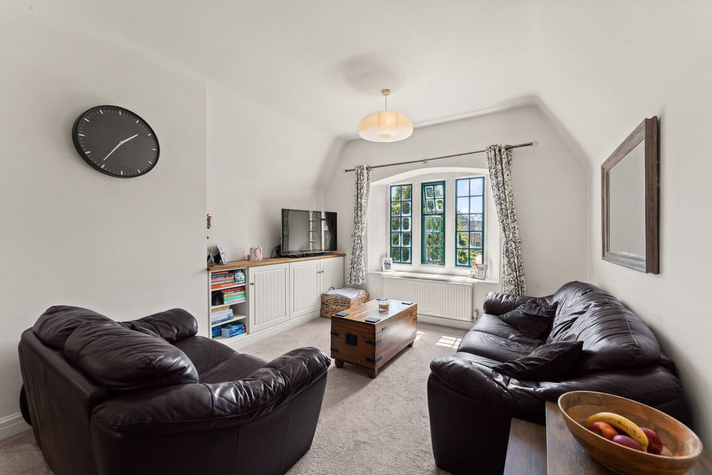 Property photo 2 of 19