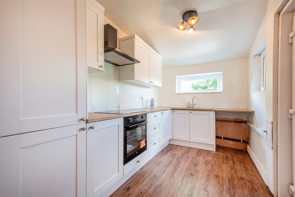 Property photo 3 of 21 Kitchen/Diner