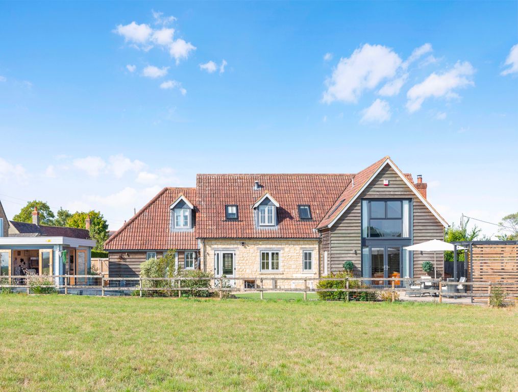 Property photo 1 of 26