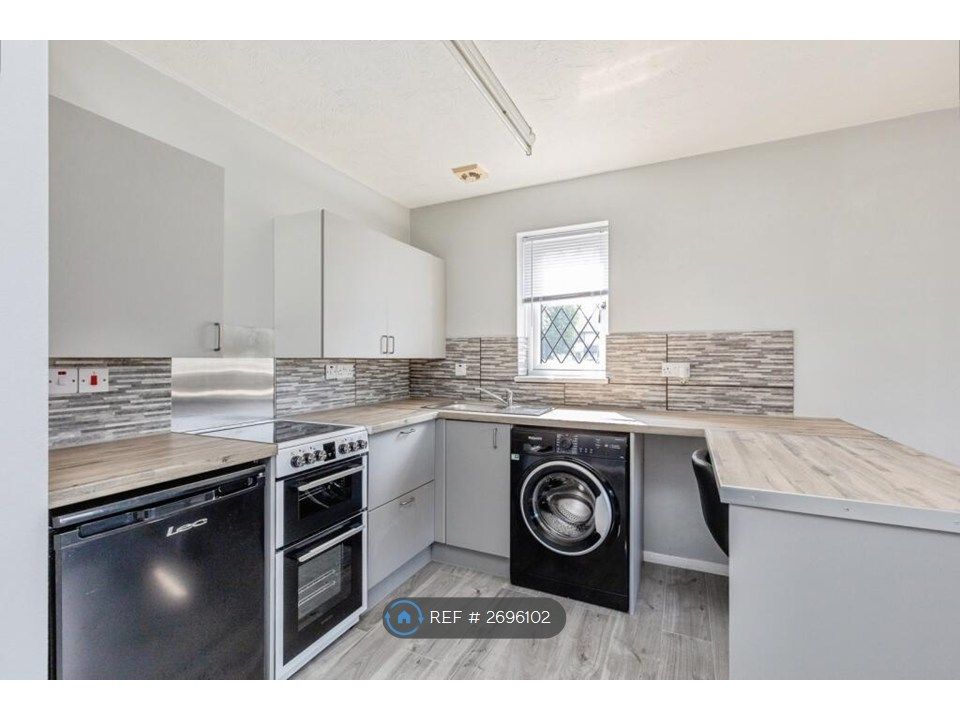 Property photo 1 of 9 Kitchen With Appliances