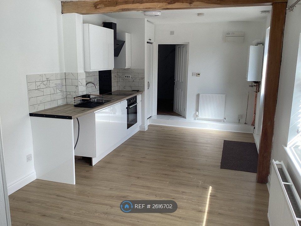 Property photo 1 of 13 Kitchen/Lounge