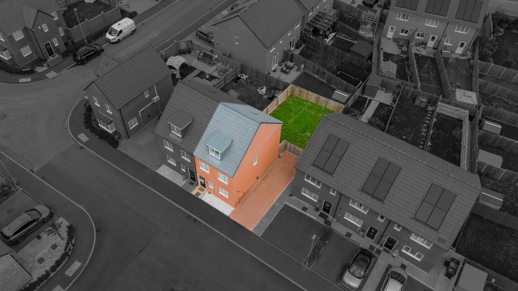 Property photo 2 of 37