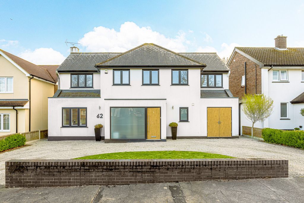 Property photo 2 of 42