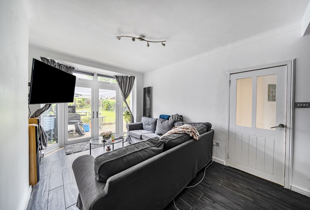 Property photo 2 of 12 26-681Ba349Cb12E-...