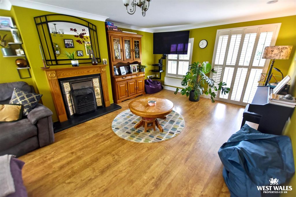 Property photo 2 of 24 11 (9).Jpg