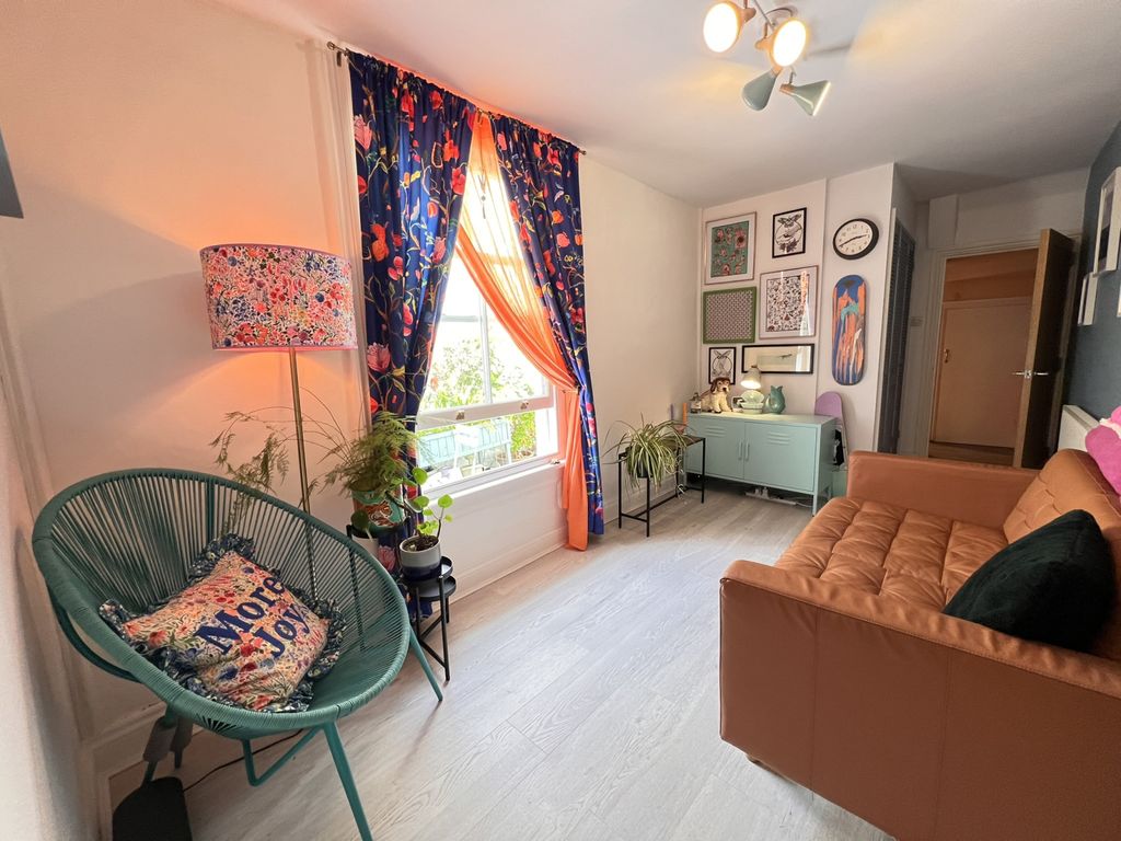 Property photo 2 of 13 Gallery